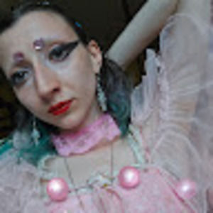 Meet your Posher, Lyra